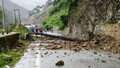Photo of यमुनोत्री और गंगोत्री हाईवे जगह-जगह बंद, प्रदेश में 59 सड़कें भी अवरुद्ध