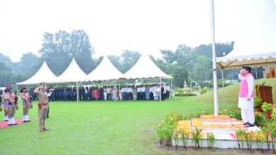 Photo of सीएम धामी ने मुख्यमंत्री आवास पर किया ध्वाजारोहण