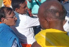 Photo of सवाल पूछने पर भड़के भाजपा विधायक, युवक को दौड़ा कर मारने की कोशिश