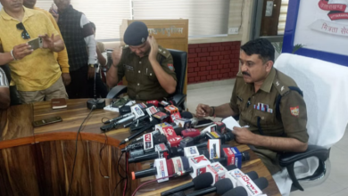 Photo of उत्तराखंड: UKSSSC परीक्षा; एसएसपी बोले-पेपर सिर्फ कुछ लोगों के बीच ही पहुंचा…