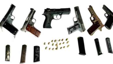 Photo of बंबीहा गैंग के दो गुर्गे गिरफ्तार, हथियारों की खेप बरामद