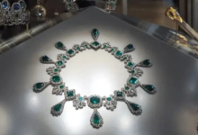 Photo of फ्रांस में फिल्मी स्टाइल में चोरी, म्यूजियम से 800 करोड़ के गहने गायब