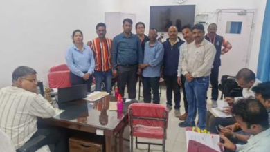 Photo of मंदसौर में डाकघर पर ईओडब्ल्यू की कार्रवाई, कर्मचारी 15 हजार रुपये की रिश्वत लेते गिरफ्तार