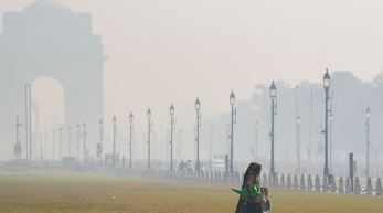 Photo of दिल्ली-एनसीआर में सांस लेना मुश्किल, गंभीर स्तर पर AQI