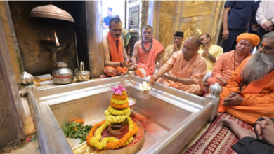 Photo of सीएम योगी ने विश्वनाथ धाम और बाबा कालभैरव के किए दर्शन
