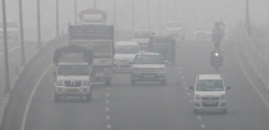 Photo of दिल्ली के आसमान में धुंध… AQI 400 के करीब; जानें NCR में कितनी ‘जहरीली’ हुई हवा