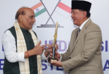 Photo of ब्रह्मोस मिसाइल डील फाइनल चरण में, राजनाथ ने इंडोनेशियाई रक्षा मंत्री को दी प्रतिकृति