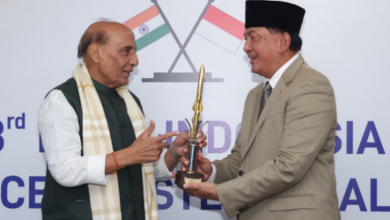 Photo of ब्रह्मोस मिसाइल डील फाइनल चरण में, राजनाथ ने इंडोनेशियाई रक्षा मंत्री को दी प्रतिकृति