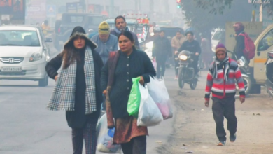 Photo of कड़ाके की ठंड और कोहरे का प्रकोप बढ़ा, रात का तापमान 4.4 डिग्री, आगे कैसा रहेगा मौसम
