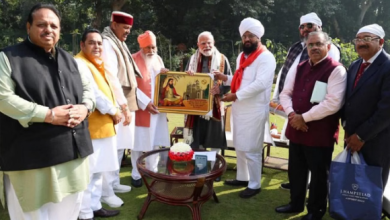 Photo of पीएम मोदी से मिले डेरा सचखंड बल्लां के संत निरंजन दास