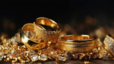 Photo of मजबूत मांग के बीच सोने की कीमत बढ़ी, चांदी 808 रुपये सस्ती
