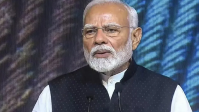 Photo of पीएम मोदी के बंगाल दौरे में मौसम बना बाधा, कम विजिबिलटी के कारण नादिया में लैंड नहीं हुआ हेलीकॉप्टर