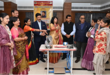 Photo of जरूरतमंद महिलाओं को दी सिलाई मशीन, शासकीय स्कूलों में दी स्वच्छ पानी की सुविधा