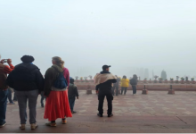 Photo of सर्दी ने तोड़ा रिकार्ड: सफेद चादर में इस कदर छिपा ताजमहल, पर्यटक नहीं कर सके दीदार