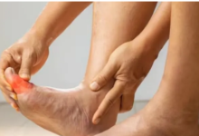 Photo of सोते समय पैरों में महसूस होती है ये चीज? सावधान, यह सामान्य थकान नहीं…