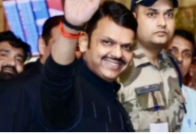 Photo of मुंबई का मेयर कौन? महायुति में सस्पेंस जारी, शिंदे के साथ बातचीत के बीच दावोस पहुंचे CM फडणवीस