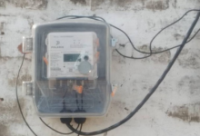 Photo of अंधेरे से आजादी में लगे 78 साल, उत्तर प्रदेश के गड़रियन पुरवा गांव में पहली बार पहुंची बिजली