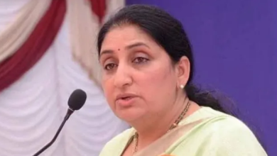 Photo of महाराष्ट्र की पहली महिला डिप्टी CM बनेंगी सुनेत्रा पवार! बेटे पार्थ के साथ पहुंचीं मुंबई, आज ले सकती हैं शपथ