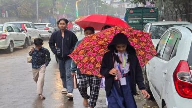 Photo of बूंदाबांदी से बदला दिल्ली-NCR का मौसम, 10 डिग्री तक गिरा पारा