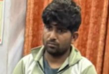 Photo of हमीदिया अस्पताल में डॉक्टर बनकर ठगी, मरीजों के परिजनों से वसूले हजारों रुपये, आरोपी गिरफ्तार