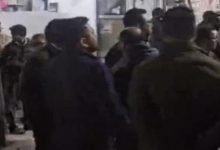 Photo of नशे का धंधा बंद करो या मोहल्ला छोड़ो… घरों से बाहर निकले लुधियाना वाले