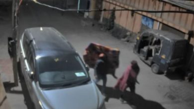 Photo of कंबल ओढ़कर घर में घुसे चोर, नौ लाख के गहने-नकदी ले गए