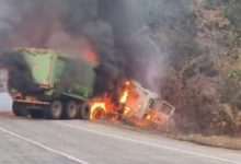 Photo of तेज रफ्तार का कहर, कोरबा में कोयला लदे ट्रेलर और सीमेंट गाड़ी की भीषण टक्कर, जिंदा जला चालक