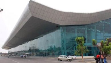 Photo of अमृतसर एयरपोर्ट से कई उड़ानें रद्द, दुबई, लंदन और बर्मिंघम की फ्लाइट कैंसिल, यात्री परेशान