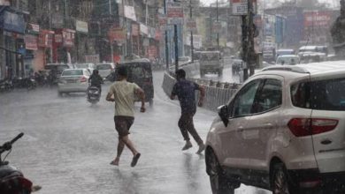 Photo of दिल्ली-एनसीआर में बदला मौसम का मिजाज, हल्की हवाओं के साथ बूंदाबांदी