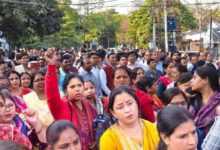 Photo of यूपी: टीईटी अनिवार्यता पर शिक्षक लामबंद, आज राजधानी में जुटेंगे हजारों