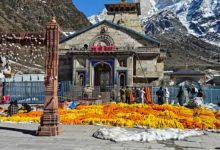 Photo of फूलों से सजने लगा बाबा केदार का धाम, आज गौरीकुंड पहुंचेगी उत्सव डोली