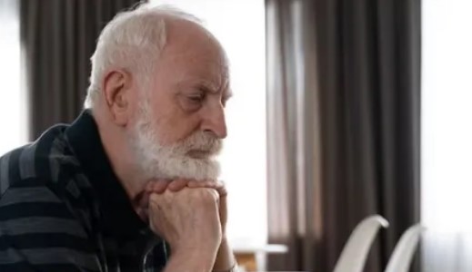 Photo of क्या बुढ़ापे में अकेलापन सच में तेजी से कमजोर करता है याददाश्त?