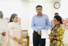 Photo of मायूस संध्या के लिए उम्मीद की रोशनी बने डीएम सविन बंसल