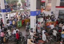 Photo of महंगाई के साथ सोमवार की शुरुआत: पेट्रोल-डीजल फिर से 2 रुपए महंगा हुआ